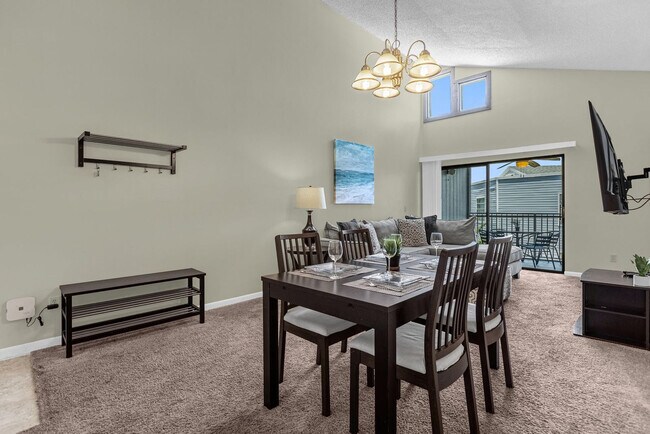 Building Photo - 3905 Atrium Dr