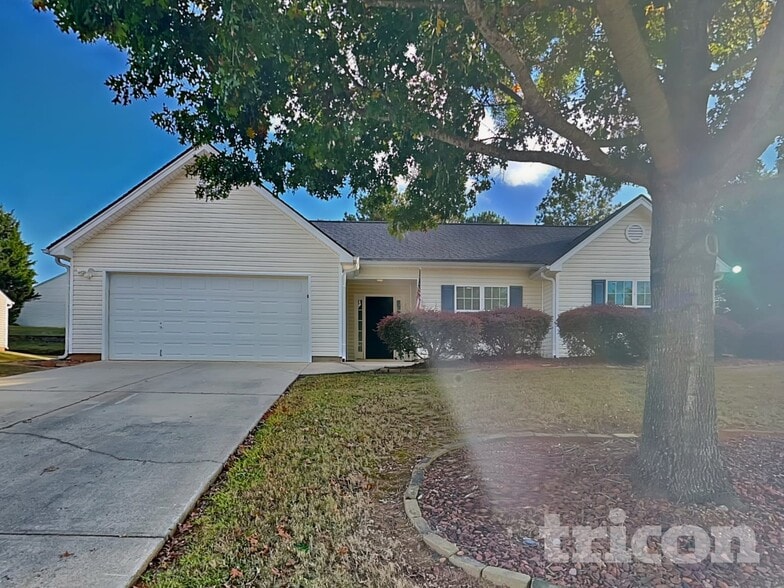 Building Photo - 1916 Roxey Ln