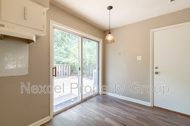 Building Photo - 8095 Whitebrook Dr