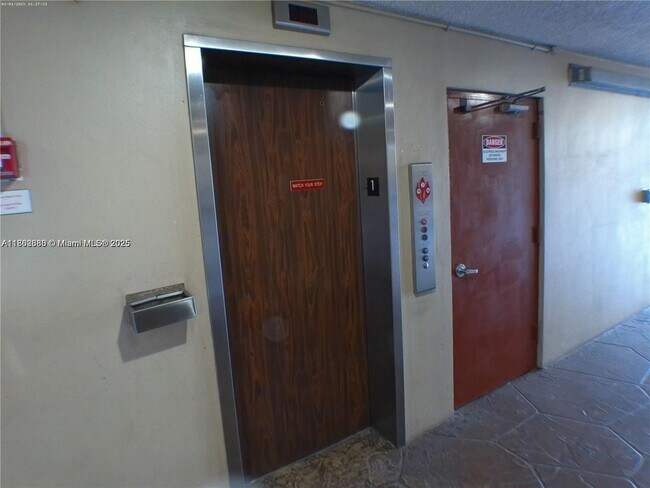 Building Photo - 2601 NW 48th Terrace