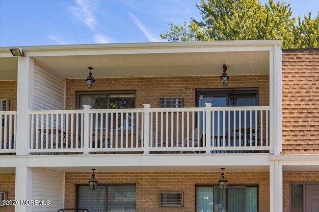 Building Photo - 119 Avery Ave