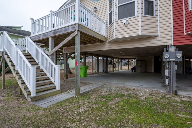 Building Photo - FURNISHED OFF-SEASON MONTHLY RENTAL - AVAILABLE MID-SEPT '27