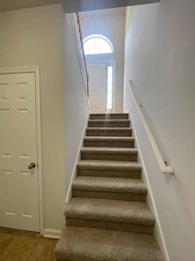 Building Photo - 3 Bedroom + 2 Bath Home for Rent in Soddy ...