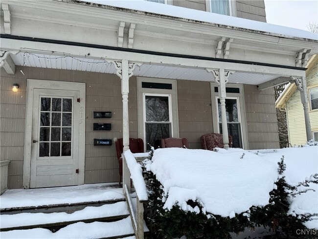 Building Photo - 215 James St