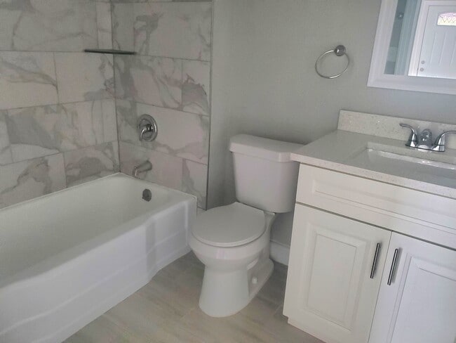 Building Photo - 3471 15th Ave S