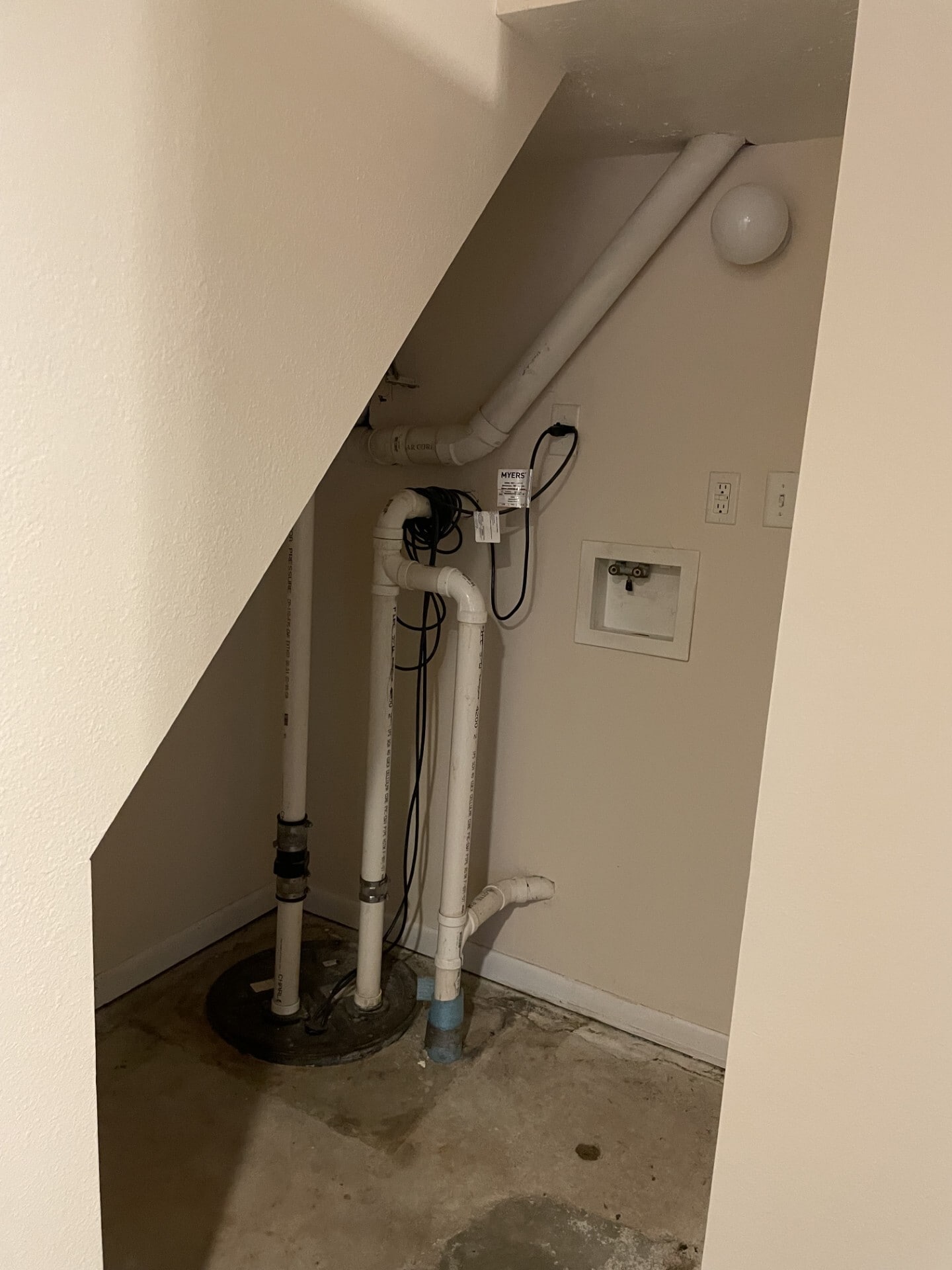 Laundry Hook-Ups - 310 Galvin Rd N