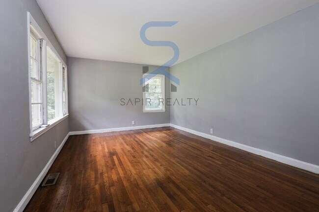 Building Photo - 4259 Lamar St