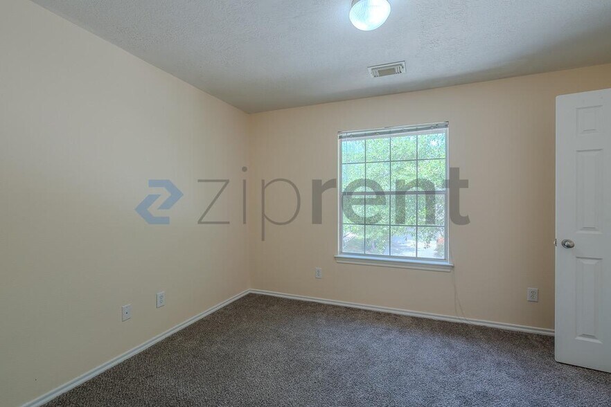 Building Photo - 12418 Narcissus View Trail