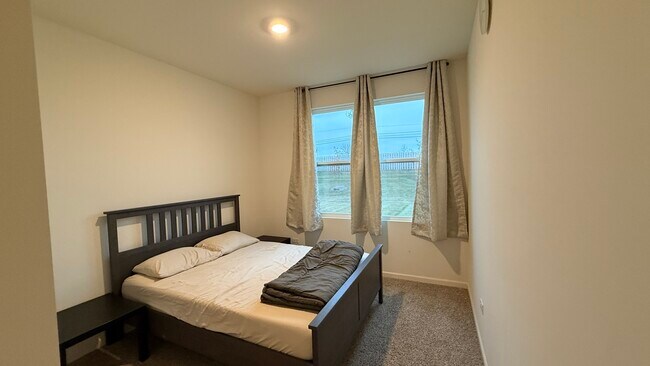 Building Photo - 1347 Tiger Lily Dr