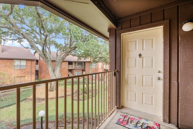 Building Photo - 3100 Walnut Bend Ln