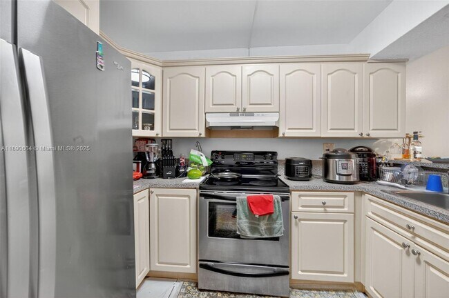 Building Photo - 15480 SW 82nd Ln