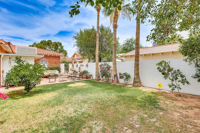 Building Photo - 107 W Windsor Ave