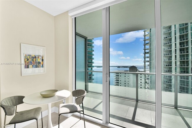 Building Photo - Studio, 1 bath Condo - 1300 Brickell Bay D...