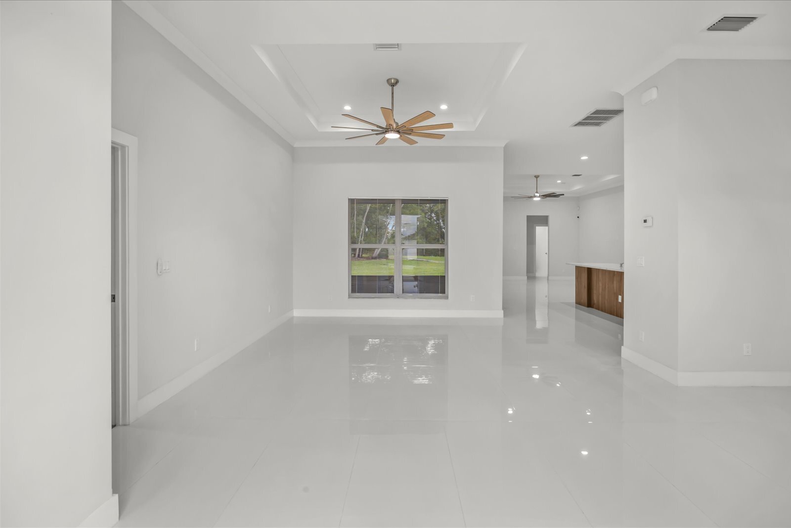 Building Photo - 419 SW Namoit Pl