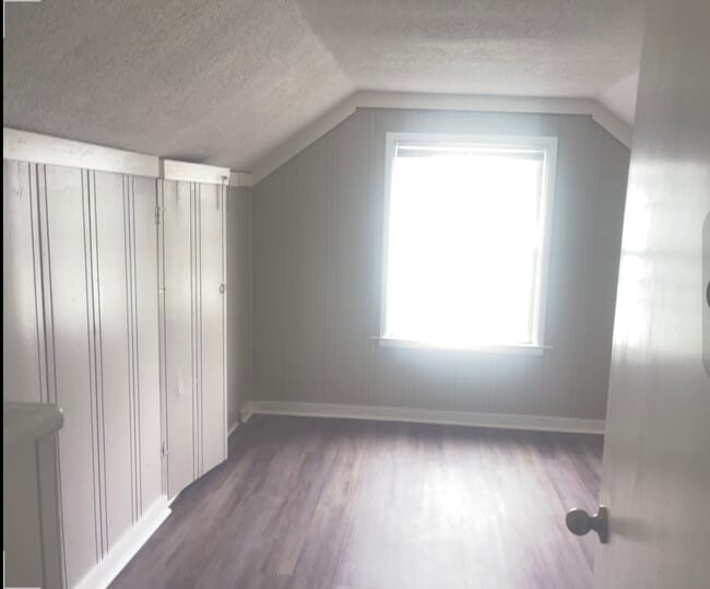 Building Photo - 821 Carneal Rd