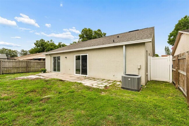Building Photo - 10105 Sea spray Pl