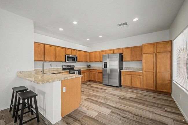 Building Photo - 42323 N 46th Dr