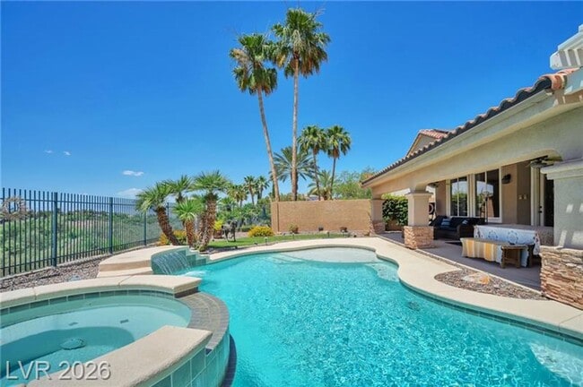 Building Photo - LUXURY HOME IN SEVEN HILLS