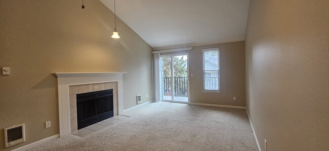 Building Photo - 11112 NE 124th Ln