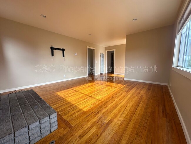 Building Photo - 1865 Andrew Ct