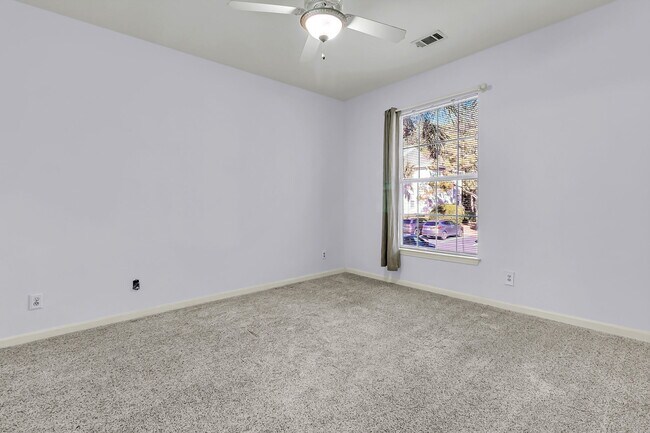 Building Photo - 1600 Long Grove Dr