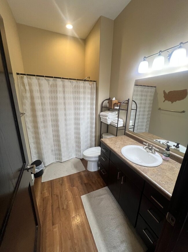 Building Photo - Downtown Condos AirBnb