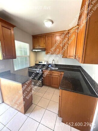 Building Photo - 947 1/2 Chestnut Ave-