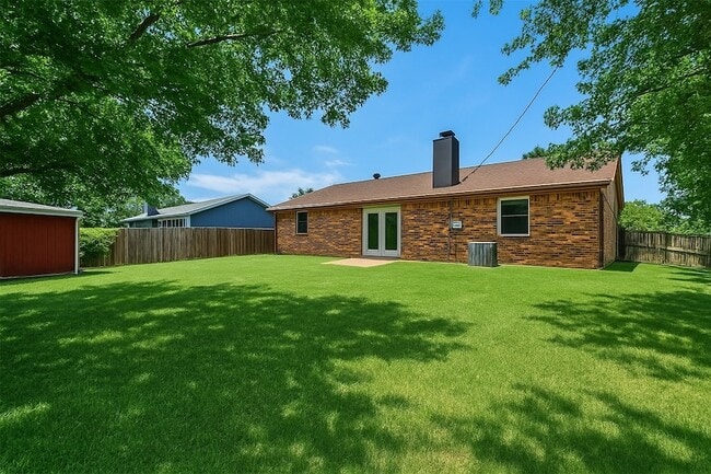 Building Photo - 1300 Timbercrest Dr