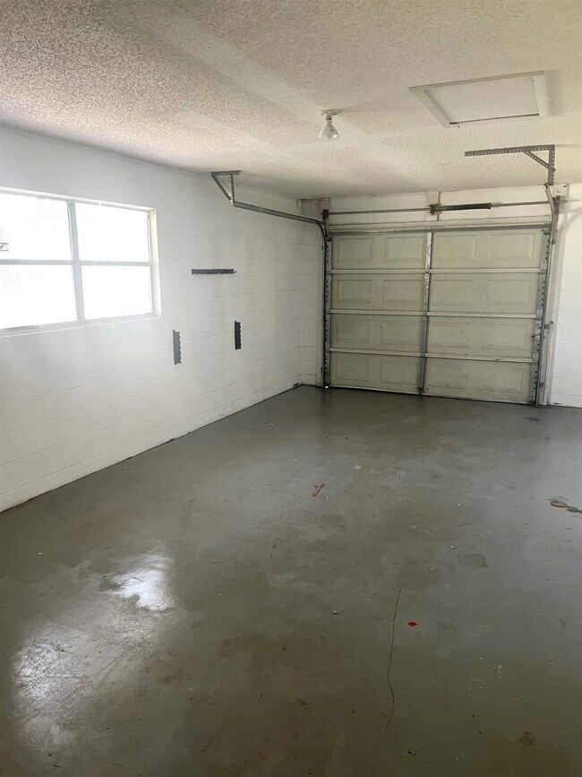 Building Photo - 790 Bahia Dr