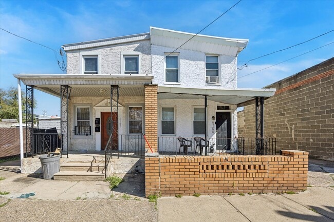 Primary Photo - 6107 Noble St