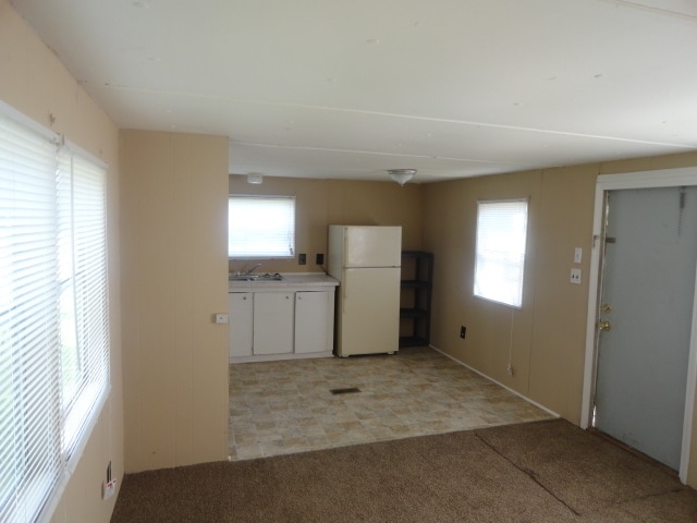 Building Photo - Coming Soon! 2 BR 1 BA!