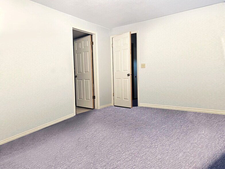 Family room - 10129 S 2165 E