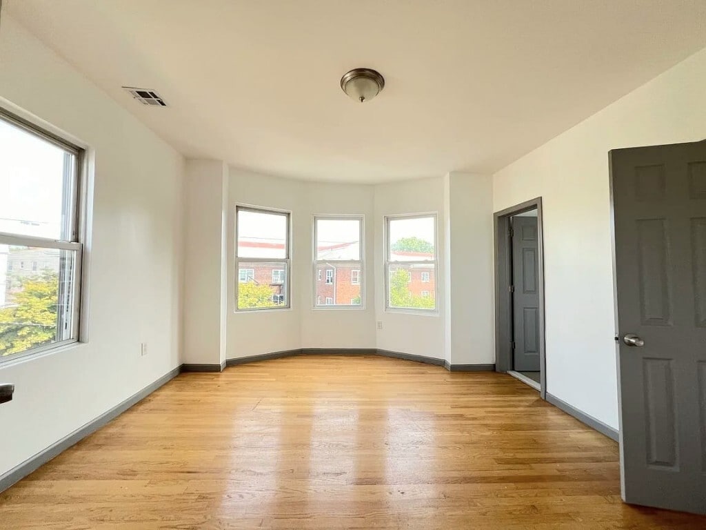 Building Photo - 65 Hawkins St