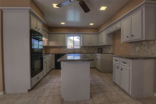 Building Photo - 5319 Windy Lake Dr