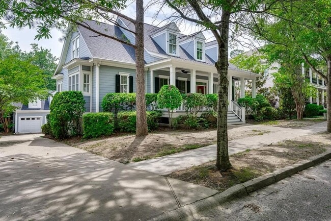 Building Photo - Beautiful home in Lake Carolina Harborside with Fully Equipped Private Apartment
