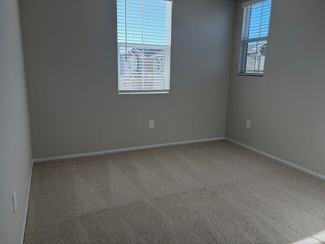 Building Photo - 40100 Campos Elegantes