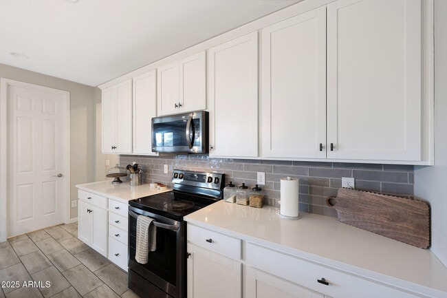 Building Photo - 738 W Kingman Dr