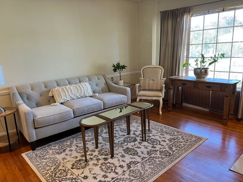 Building Photo - 12136 Hatteras St