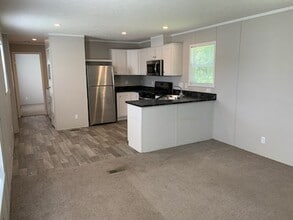 Building Photo - 160 Forrest Ave