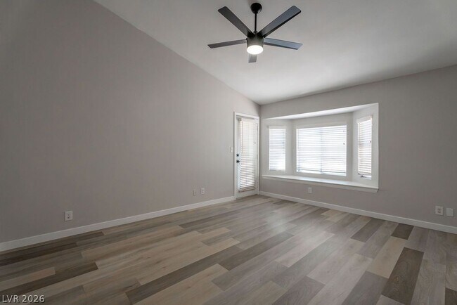 Building Photo - 1735 Navarre Ln
