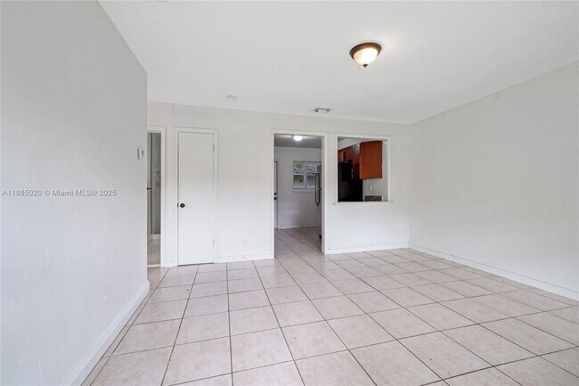 Building Photo - 849 SW 9th Ct