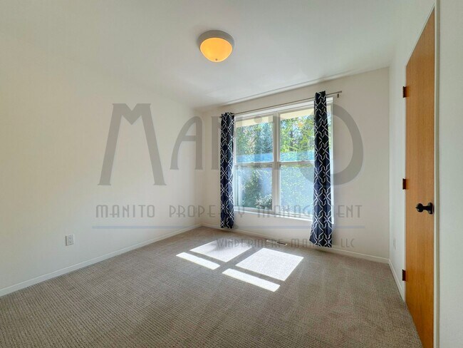 Building Photo - Unique Jon Sayler Designed Townhome