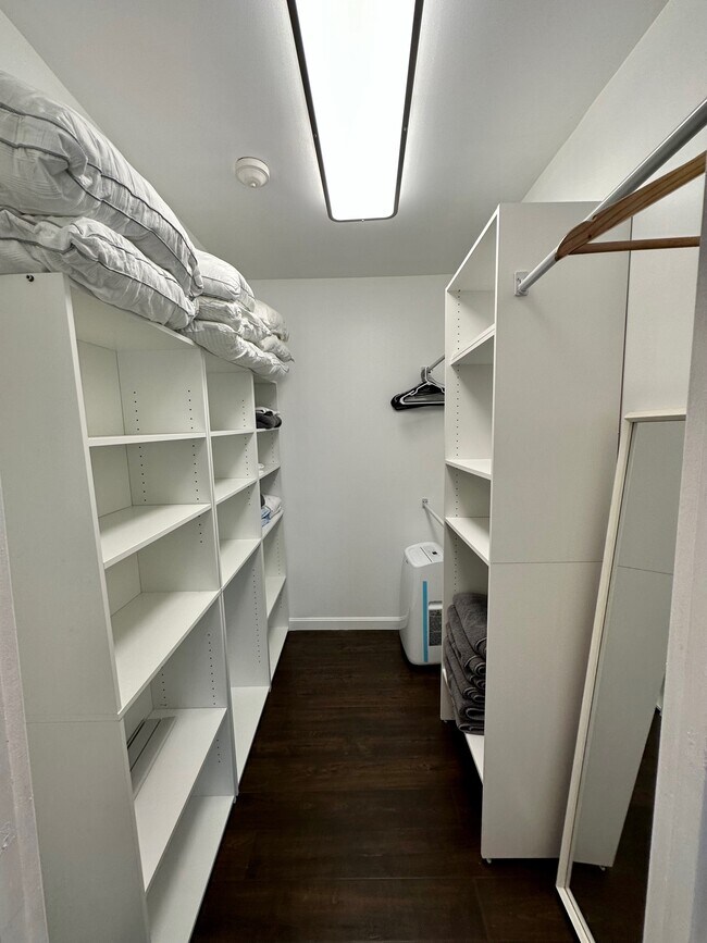 Building Photo - 148 Orange St