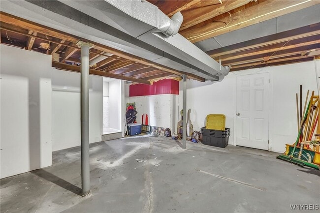 Building Photo - 291 Tremont Ave