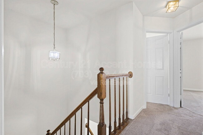 Building Photo - 6719 Sunset Woods Ct