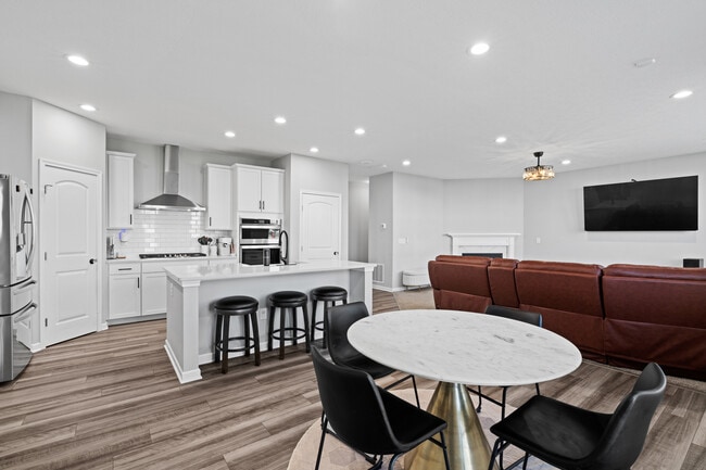 Building Photo - 369 Lemming Dr