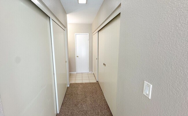 Building Photo - 861 Mola Vista Way