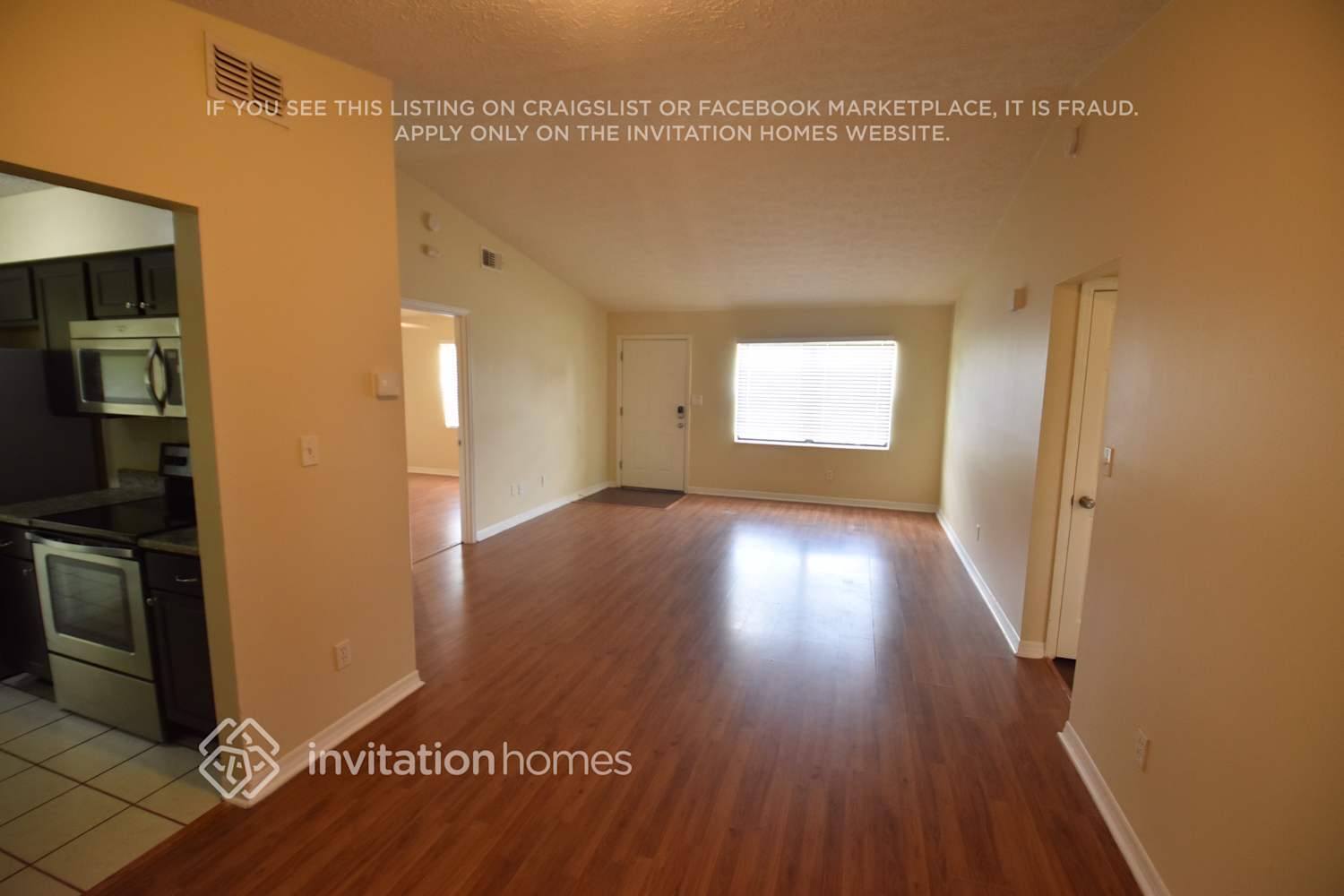 Building Photo - 8685 Brackenwood Dr