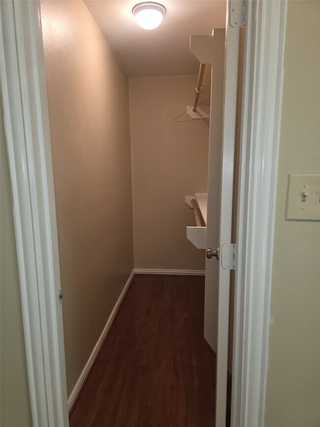 Building Photo - 12411 Urban Dale Ct