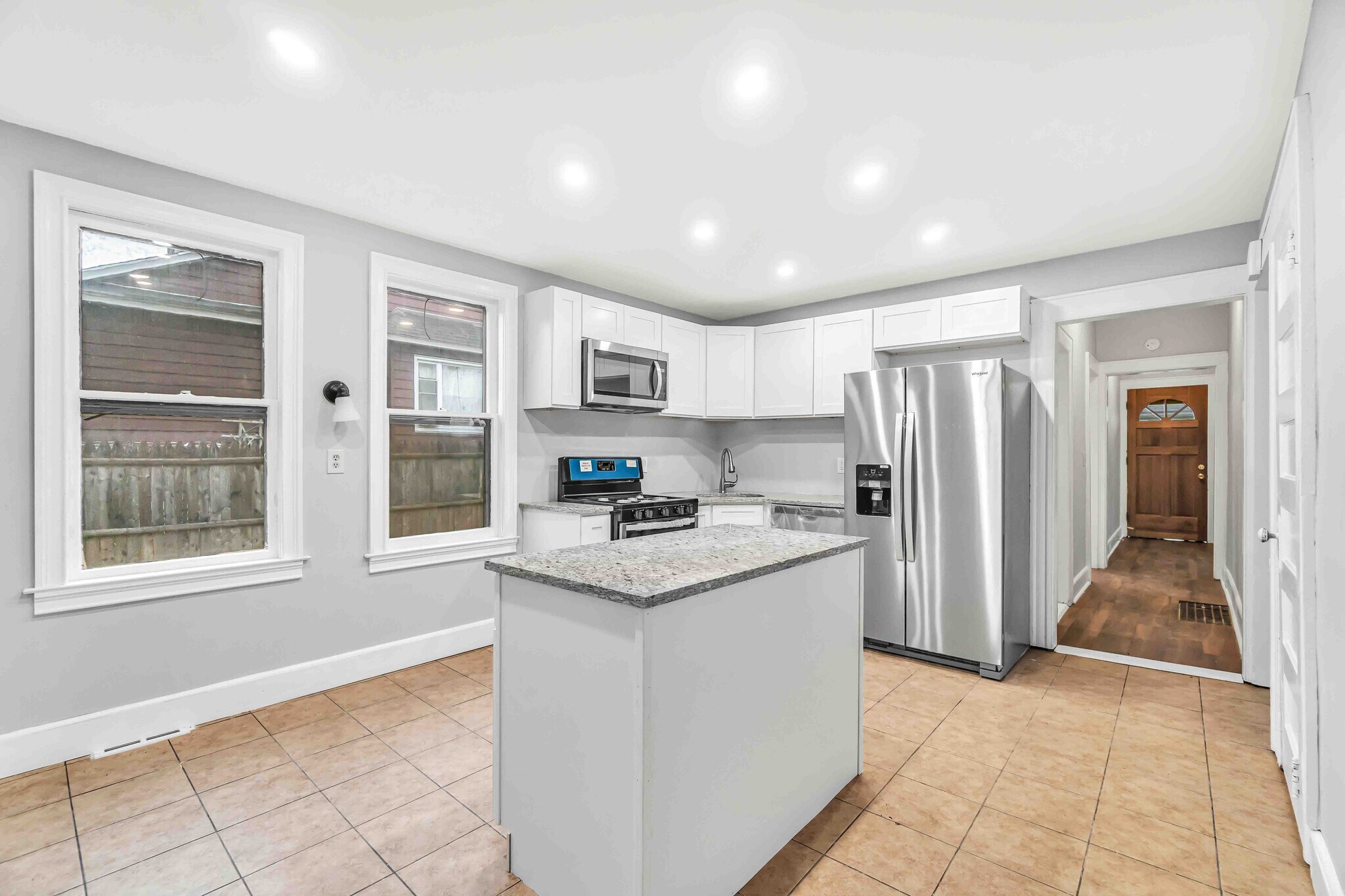 Building Photo - 208 Rocton Ave